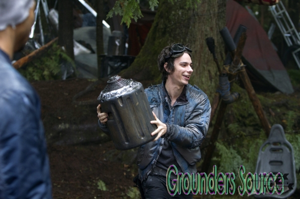 The 100 Season One 01x09 Unity Day HQ Episode Promo Stillsâ€“3
