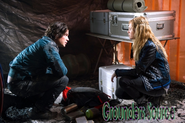 The 100 Season Two HQ Stills Episode 02x08 Spacewalker
