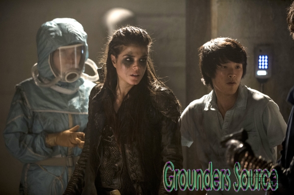 The 100 Episode Promo 02x16 Blood Must Have Blood Part Two Season Two
