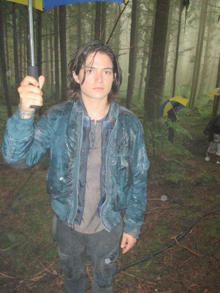 The 100 Behind the Scenes-20
