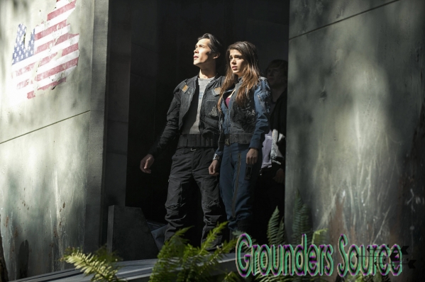Pilot The 100 Promotional Stills HQ Episode Promo Stills Season One 01x01
