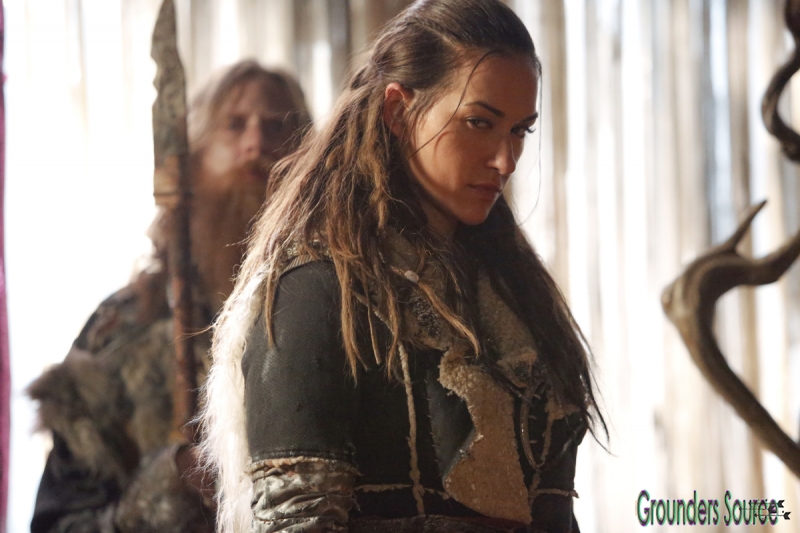 Season Four HQ Promotional Stills 04x02 Heavy Lies The Crown Episode
