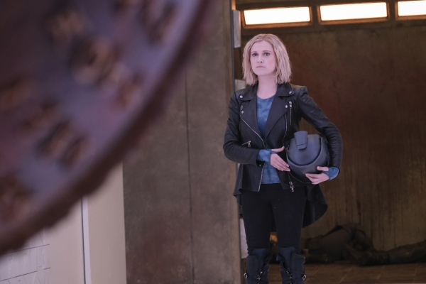 The 100 Promotional Stills Episode 7x16 The Last War Season 7
