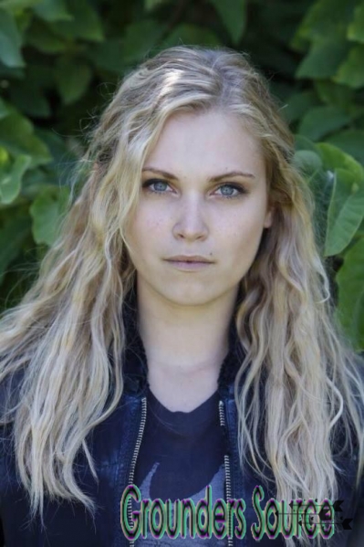 The 100 Behind the Scenes-98
