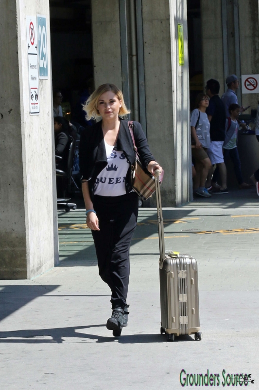 Vancouver Arrival Eliza Taylor August 6th, 2016
