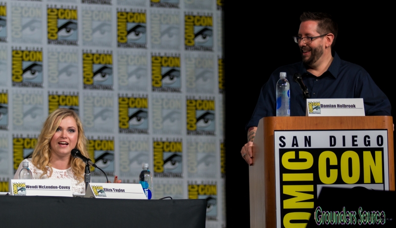Eliza_Taylor_and_Moderator_Damian_Holbrook_21662088548.jpg