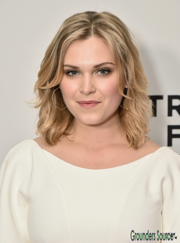 Eliza Taylor Attends Thumper Premiere At Tribeca Film Festivalâ€“4
