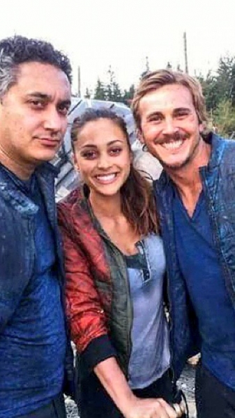 The 100 Behind the Scenes-142
