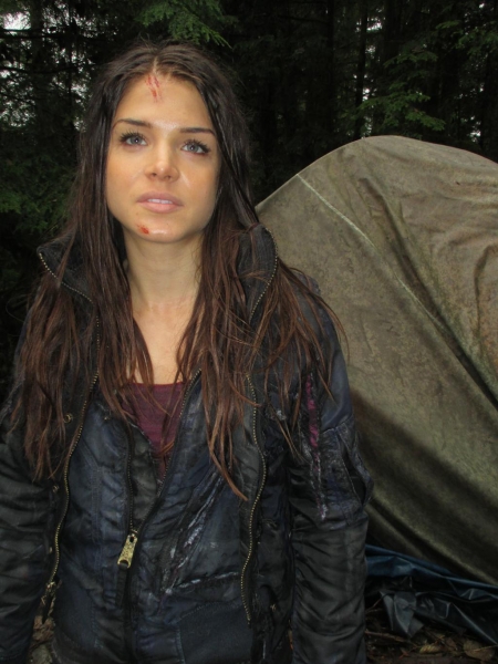 The 100 Behind the Scenes-104
