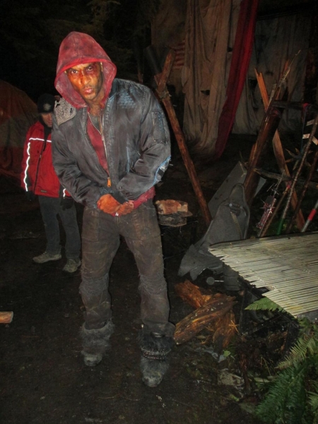 The 100 Behind the Scenes-102
