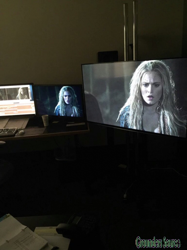 The 100 Season Three Behind the Scenes-217
