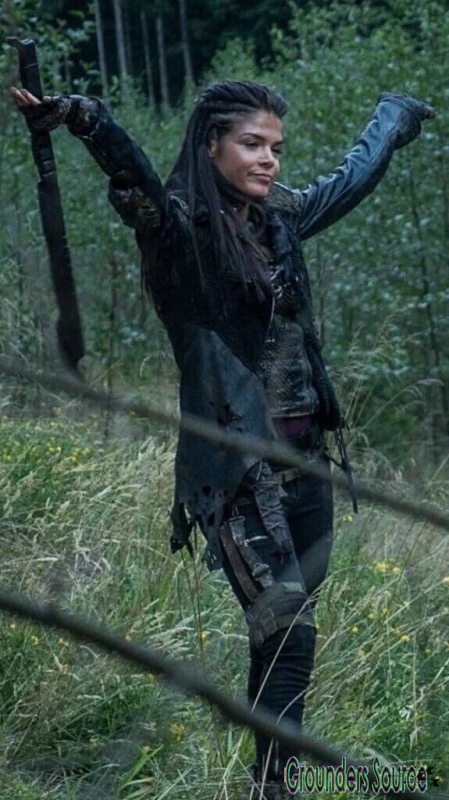 The 100 Season Three Behind the Scenes-167
