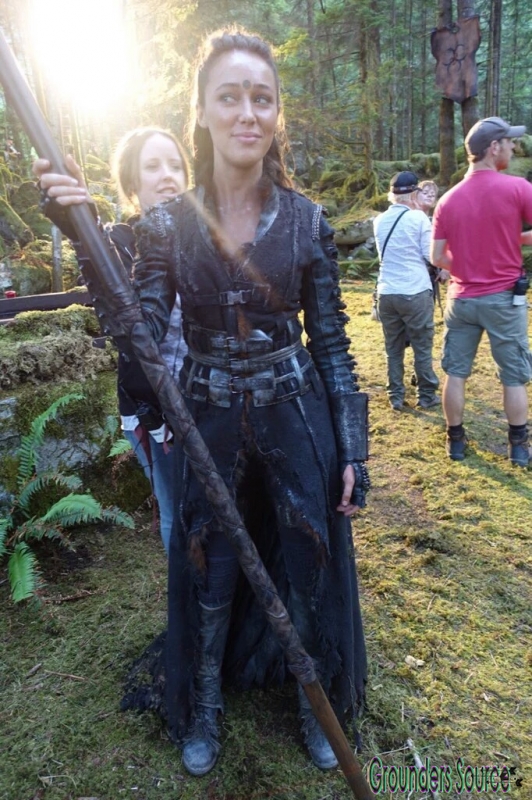 The 100 Season Three Behind the Scenes-155
