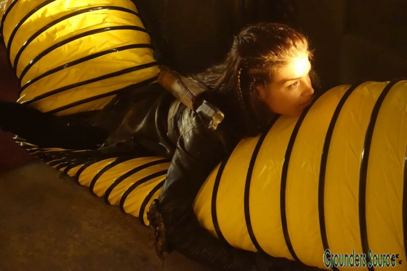 The 100 Season Three Behind the Scenes-144
