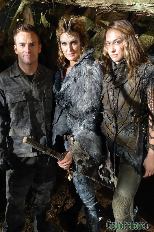 The 100 Season Three Behind the Scenes-143
