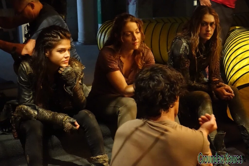 The 100 Season Three Behind the Scenes-132
