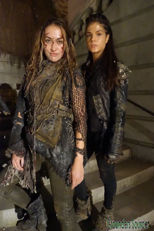 The 100 Season Three Behind the Scenes-127
