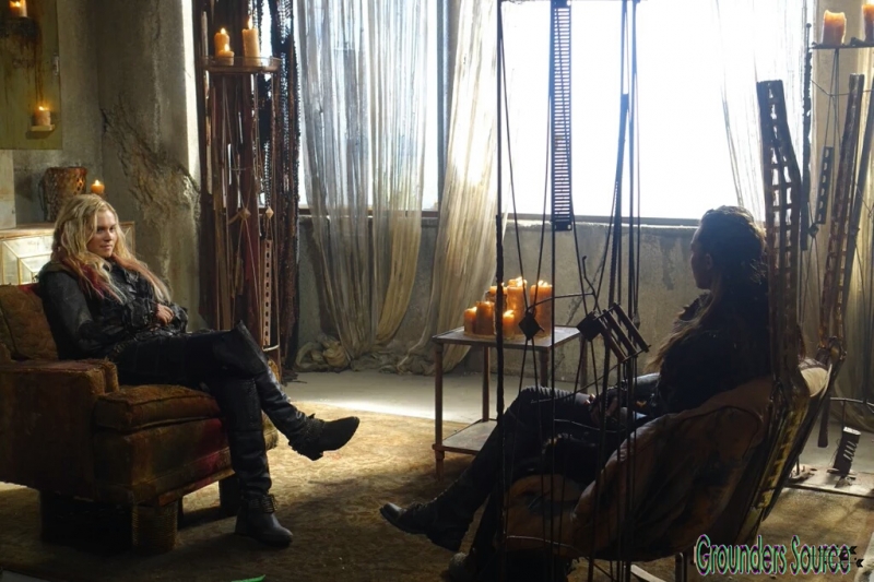 The 100 Season Three Behind the Scenes-121
