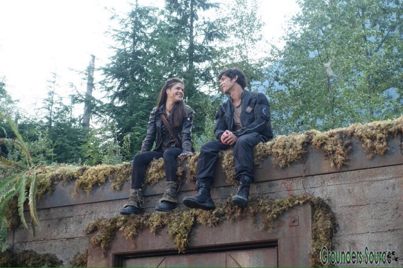 The 100 Season Three Behind the Scenes-118
