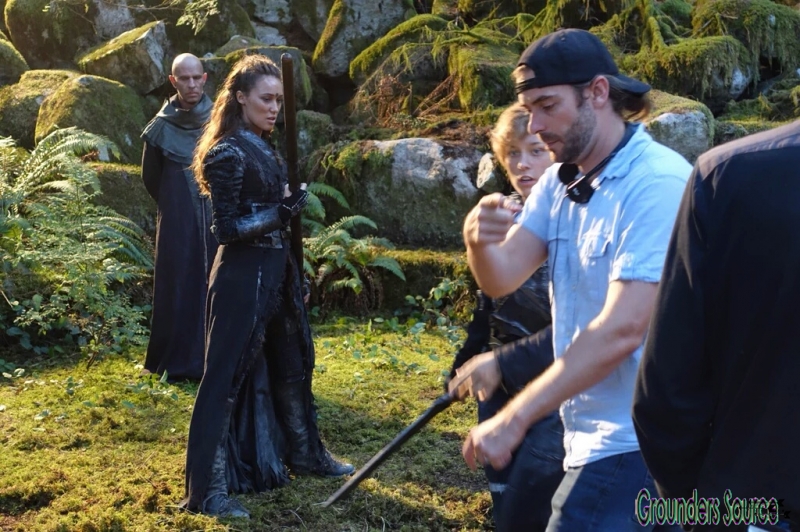The 100 Season Three Behind the Scenes-117
