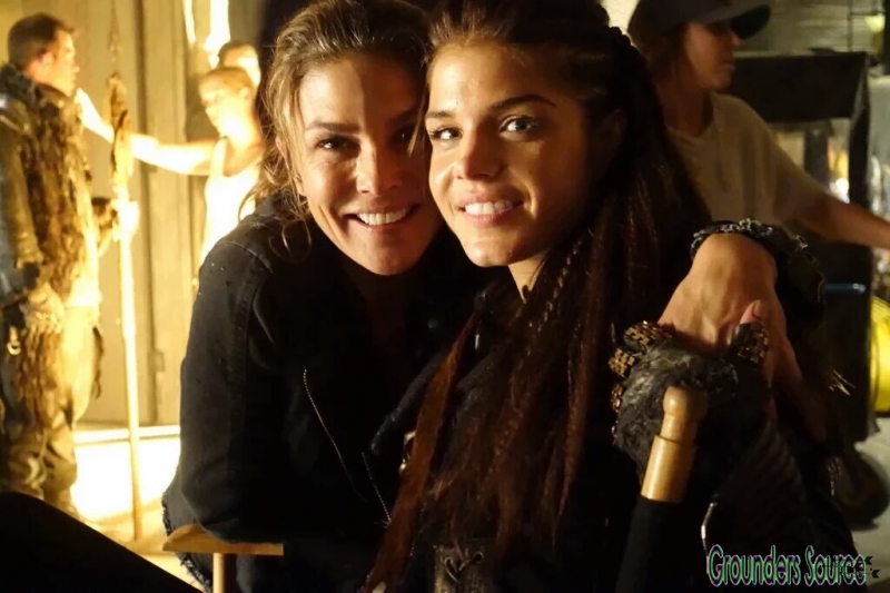The 100 Season Three Behind the Scenes-109
