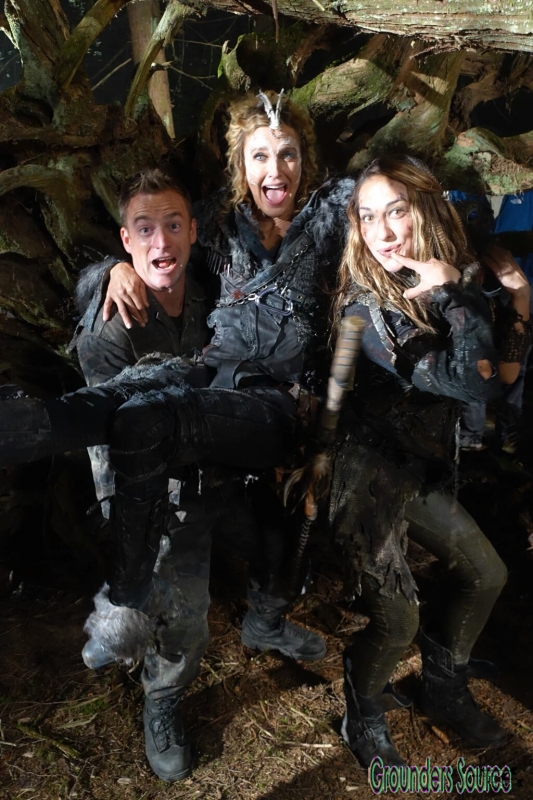The 100 Season Three Behind the Scenes-105
