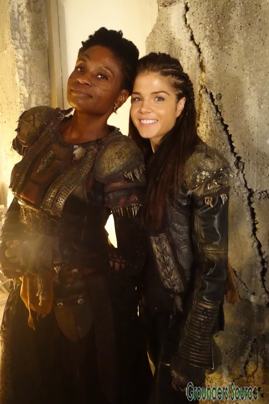 The 100 Season Three Behind the Scenes-95
