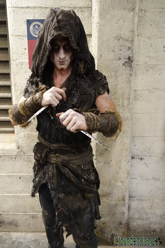 The 100 Season Three Behind the Scenes-92
