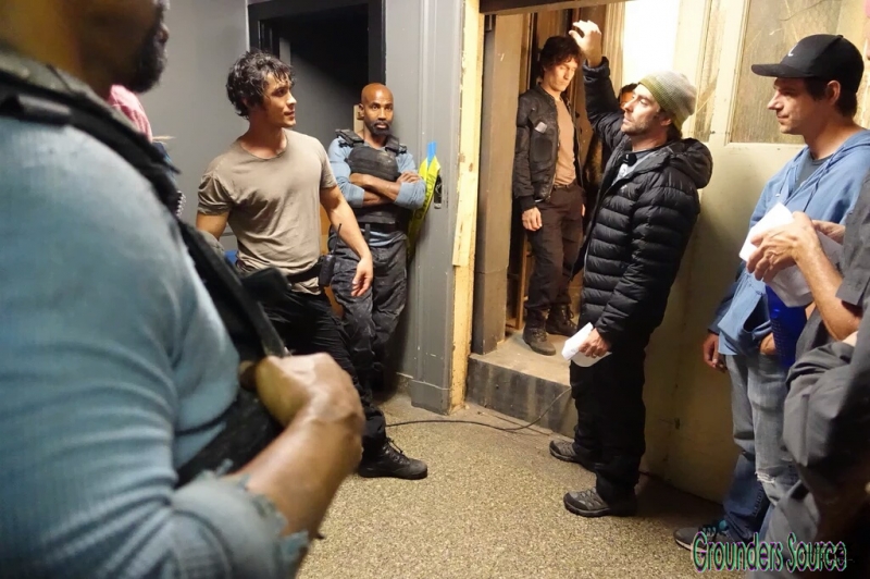 The 100 Season Three Behind the Scenes-77
