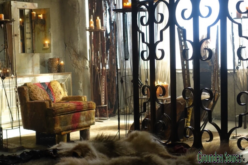 The 100 Season Three Behind the Scenes-70
