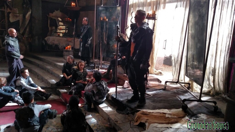 The 100 Season Three Behind the Scenes-52
