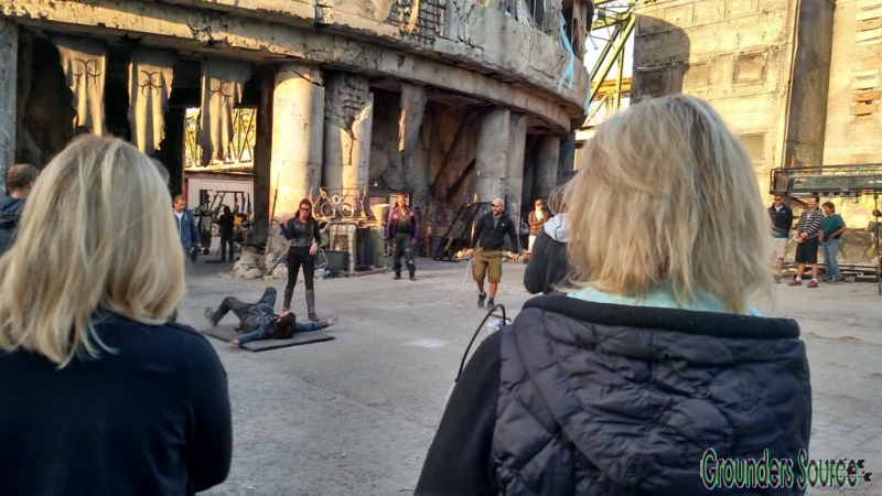 The 100 Season Three Behind the Scenes-49
