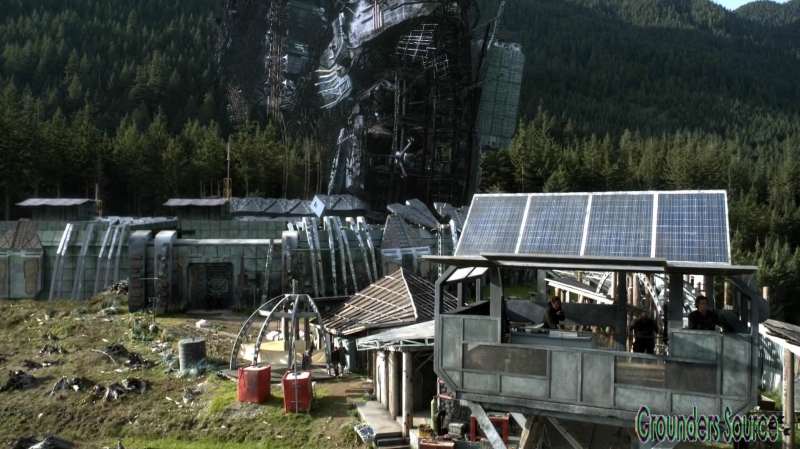 The 100 Season Three Episode Eight Terms and Conditions-2989
