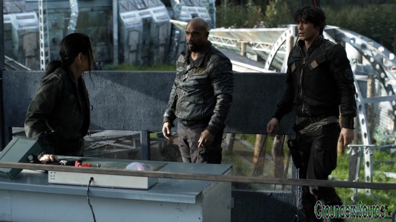 The 100 Season Three Episode Eight Terms and Conditions-2981
