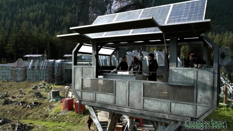 The 100 Season Three Episode Eight Terms and Conditions-2954
