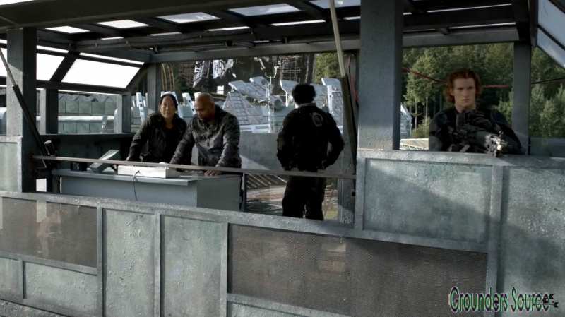 The 100 Season Three Episode Eight Terms and Conditions-2930
