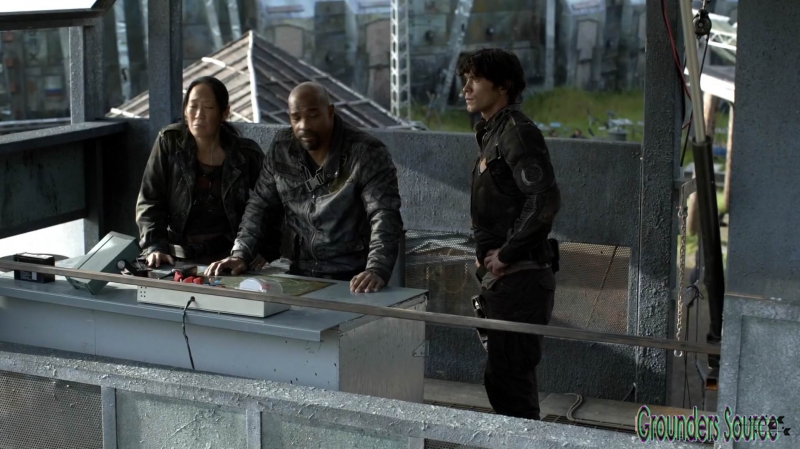 The 100 Season Three Episode Eight Terms and Conditions-2917

