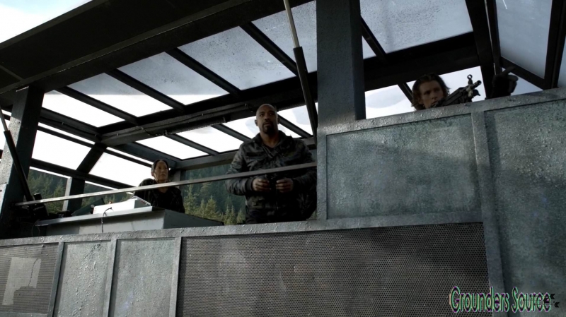 The 100 Season Three Episode Eight Terms and Conditions-2912
