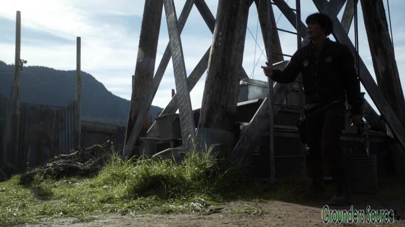 The 100 Season Three Episode Eight Terms and Conditions-2883
