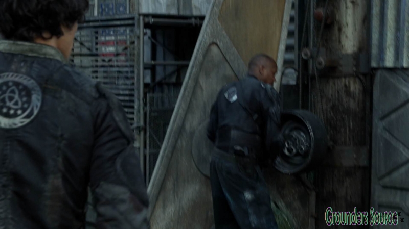 The 100 Season Three Episode Eight Terms and Conditions-2876
