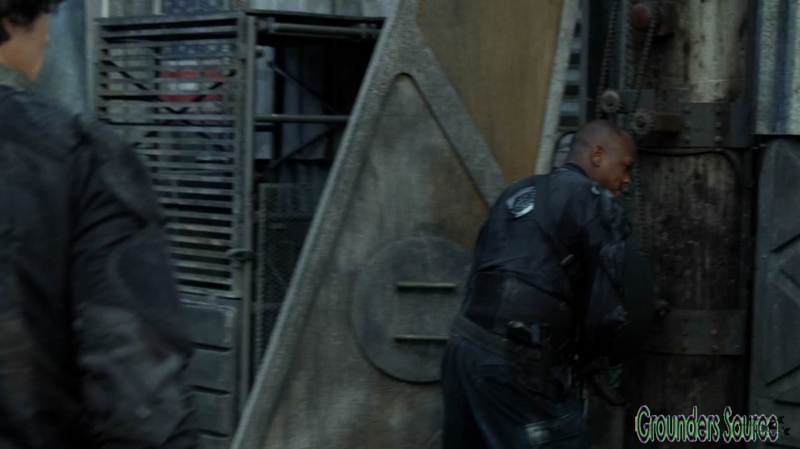 The 100 Season Three Episode Eight Terms and Conditions-2875

