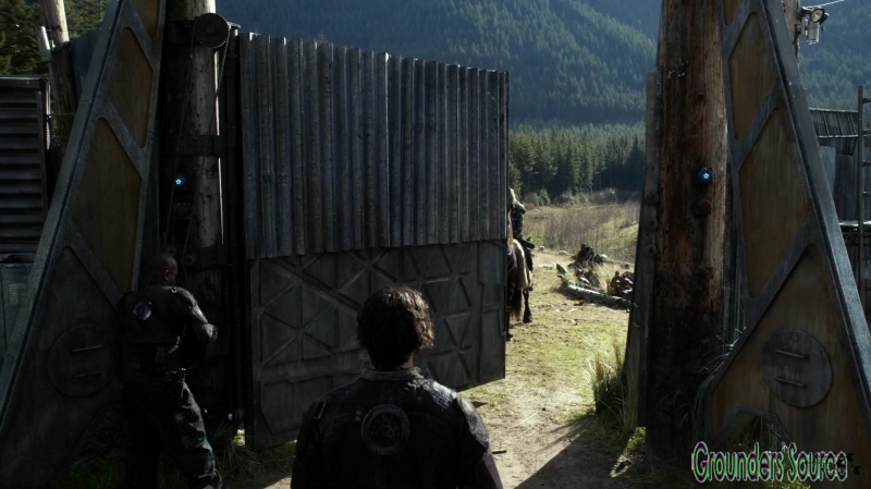 The 100 Season Three Episode Eight Terms and Conditions-2870
