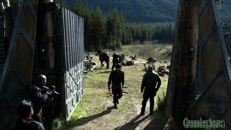 The 100 Season Three Episode Eight Terms and Conditions-2742
