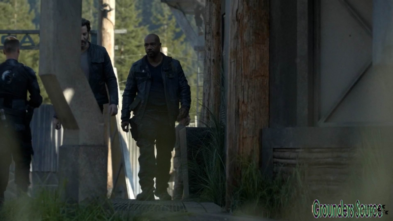 The 100 Season Three Episode Eight Terms and Conditions-2357
