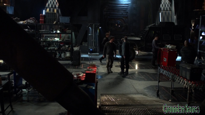 The 100 Season Three Episode Eight Terms and Conditions-1930
