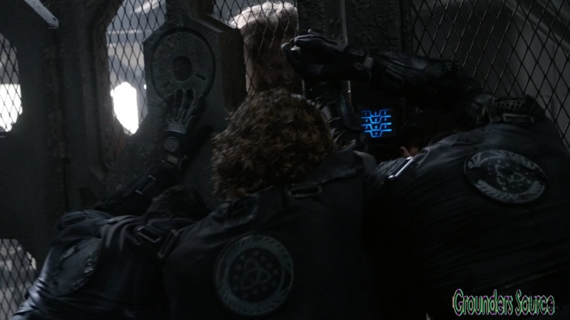 The 100 Season Three Episode Eight Terms and Conditions-708
