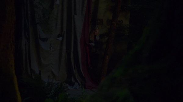 The Earth Kills Season One Episode Three-2390
