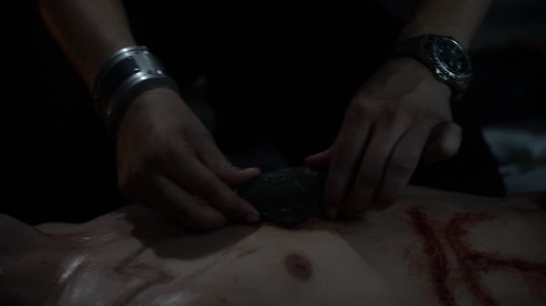 The Earth Kills Season One Episode Three-2122
