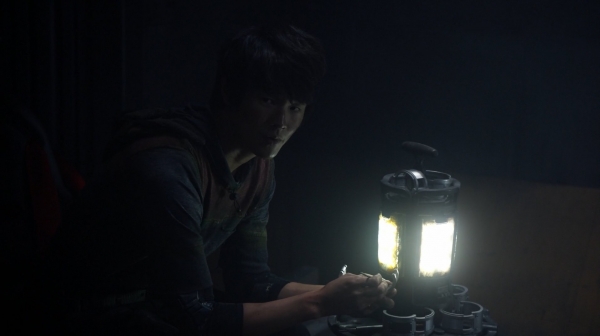 The Earth Kills Season One Episode Three-2097
