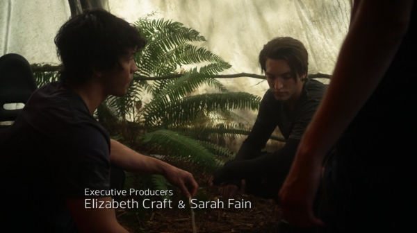 The Earth Kills Season One Episode Three-2039
